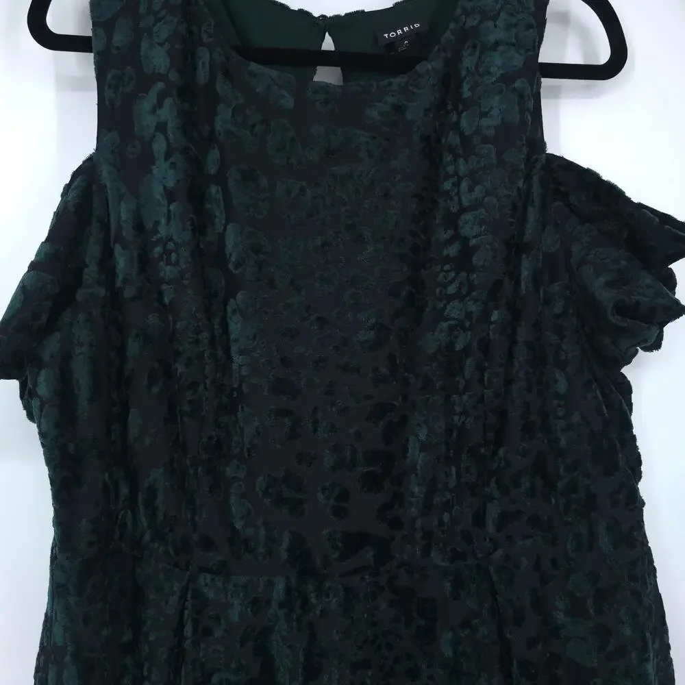 Torrid Green Velvet Burnout Cold Shoulder Skater Dress Size 2 - Picture 4 of 12